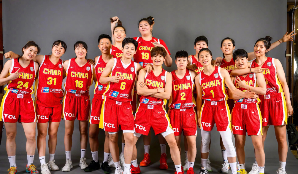 开云体育中心-女篮大胜南苏丹，宫鲁鸣迎来2喜1忧，4大黑马崛起将有望冲冠